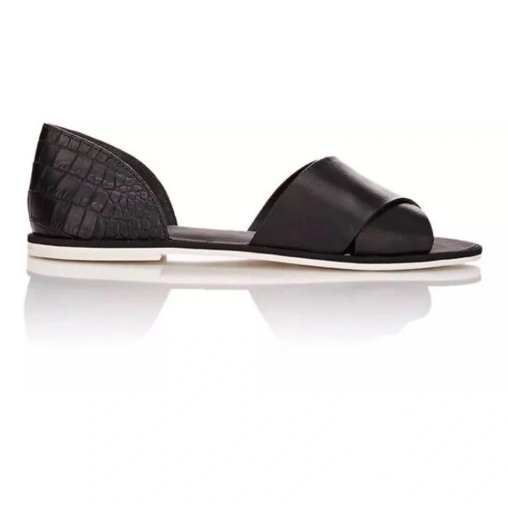 Vince Ida Open-Toe Crossover Leather Flat Size 8 VGUC